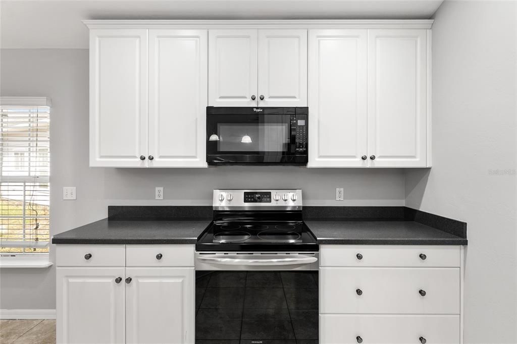 Active With Contract: $349,900 (3 beds, 2 baths, 1504 Square Feet)