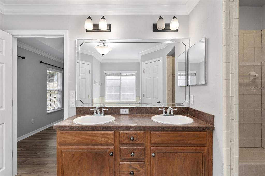 Active With Contract: $349,900 (3 beds, 2 baths, 1504 Square Feet)