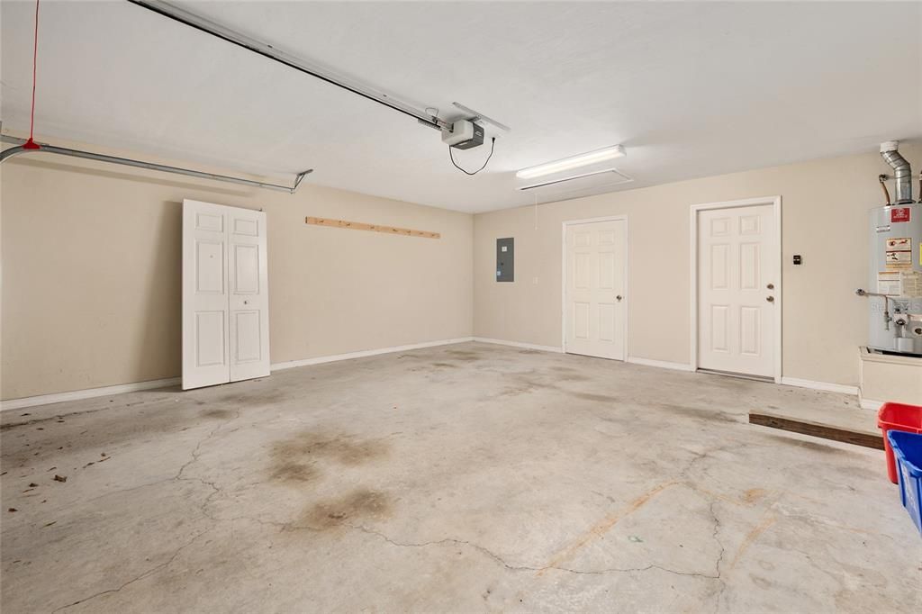 Active With Contract: $349,900 (3 beds, 2 baths, 1504 Square Feet)