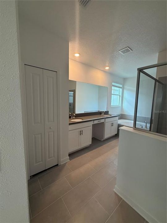 For Sale: $679,990 (6 beds, 5 baths, 3291 Square Feet)