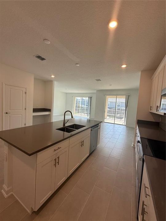 For Sale: $679,990 (6 beds, 5 baths, 3291 Square Feet)