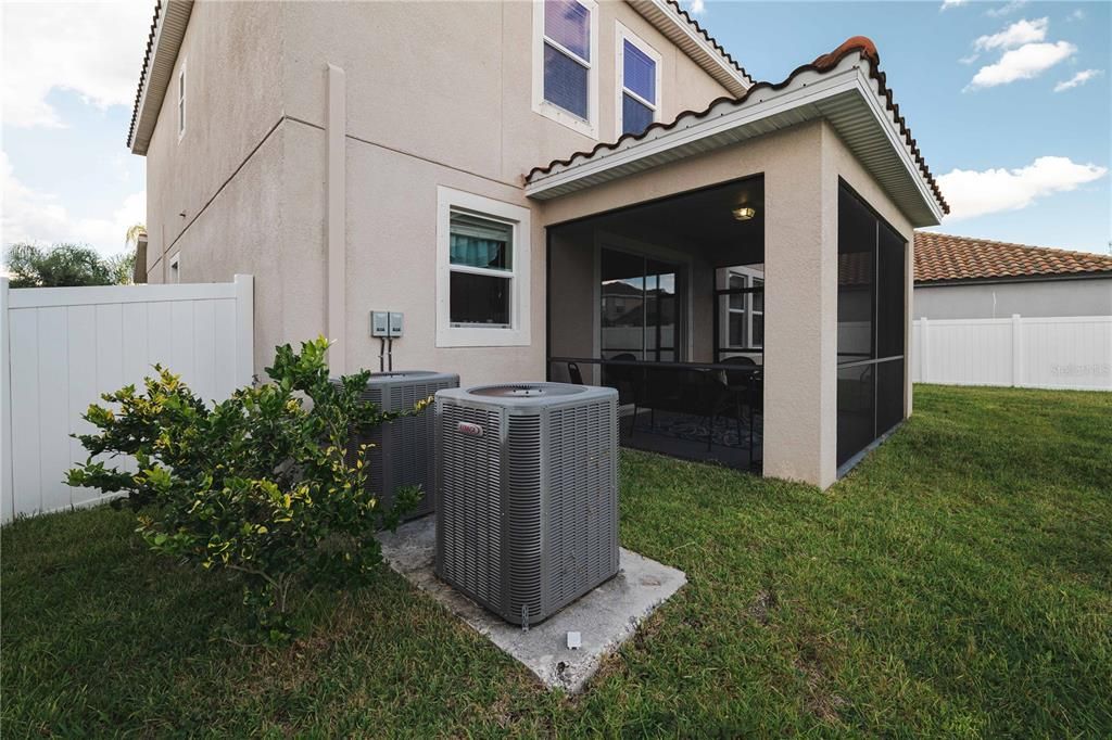 For Sale: $450,000 (4 beds, 2 baths, 2594 Square Feet)