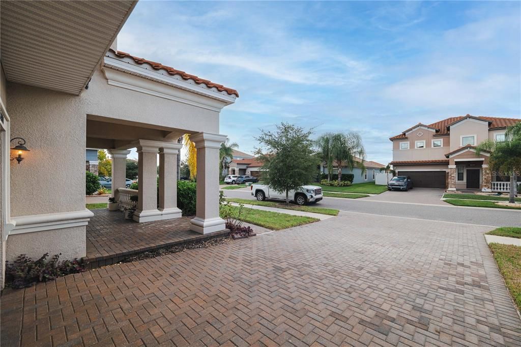 For Sale: $450,000 (4 beds, 2 baths, 2594 Square Feet)