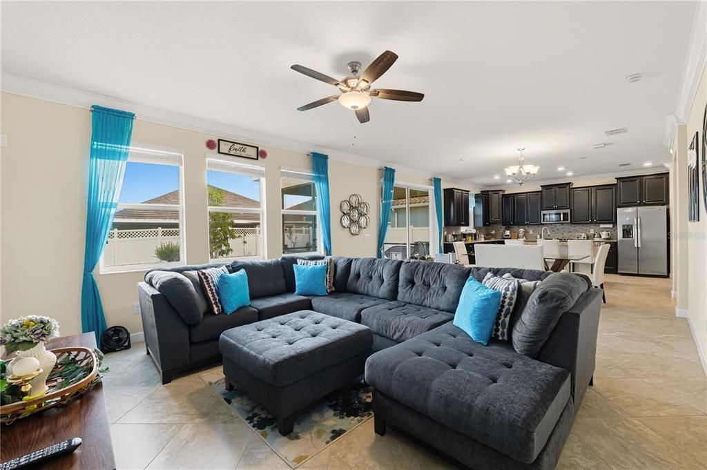 For Sale: $450,000 (4 beds, 2 baths, 2594 Square Feet)