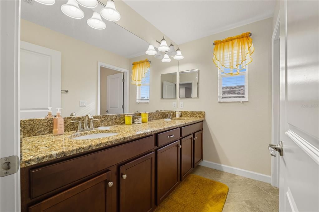 For Sale: $450,000 (4 beds, 2 baths, 2594 Square Feet)