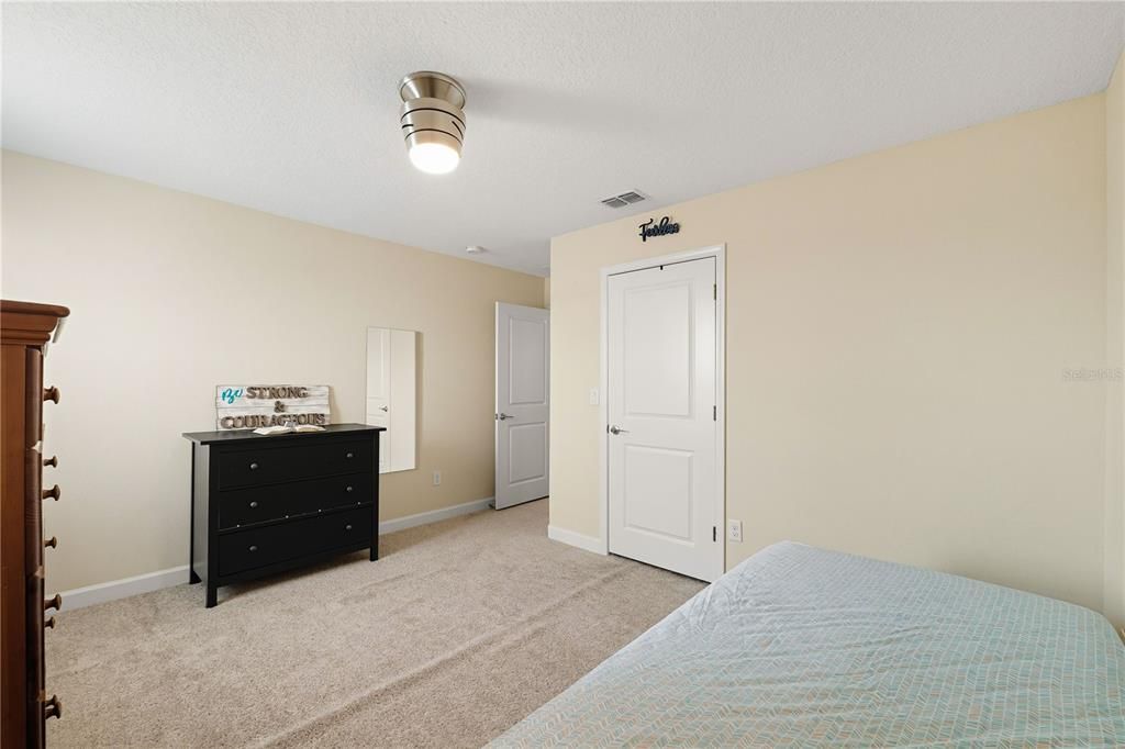 For Sale: $450,000 (4 beds, 2 baths, 2594 Square Feet)