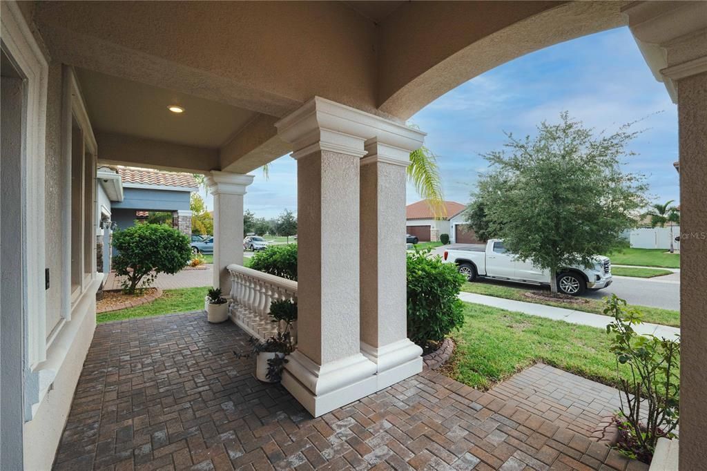 For Sale: $450,000 (4 beds, 2 baths, 2594 Square Feet)