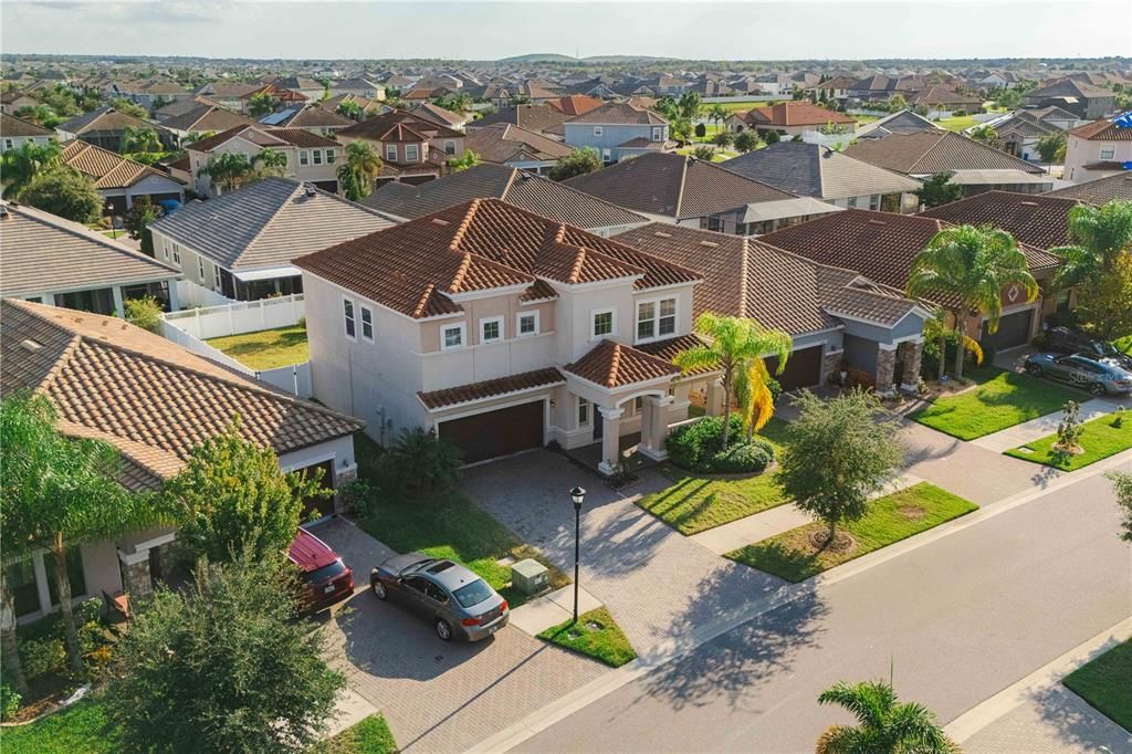 For Sale: $450,000 (4 beds, 2 baths, 2594 Square Feet)