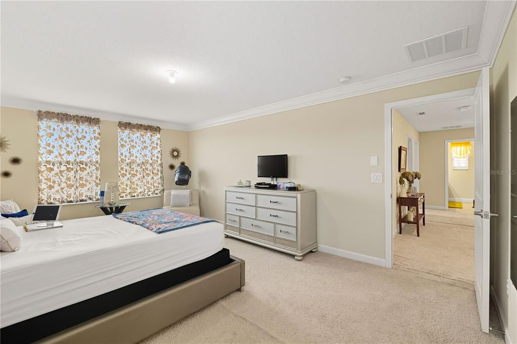 For Sale: $450,000 (4 beds, 2 baths, 2594 Square Feet)