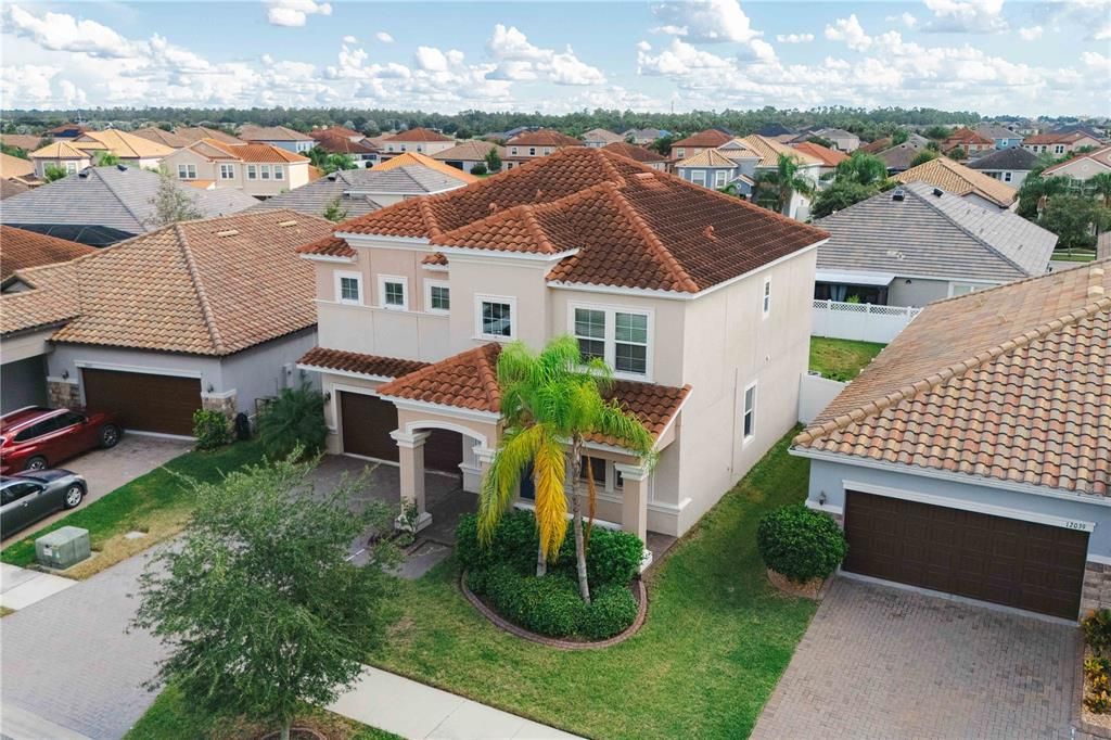 For Sale: $450,000 (4 beds, 2 baths, 2594 Square Feet)