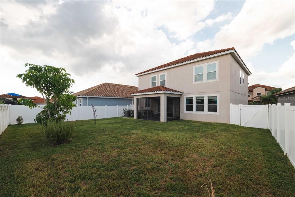 For Sale: $450,000 (4 beds, 2 baths, 2594 Square Feet)