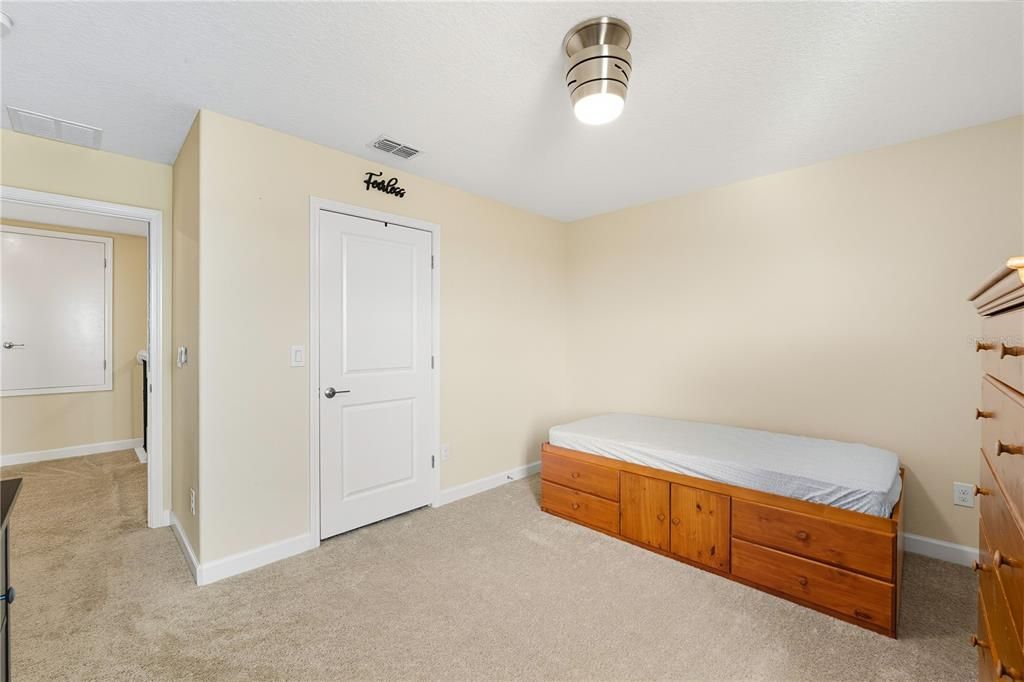 For Sale: $450,000 (4 beds, 2 baths, 2594 Square Feet)