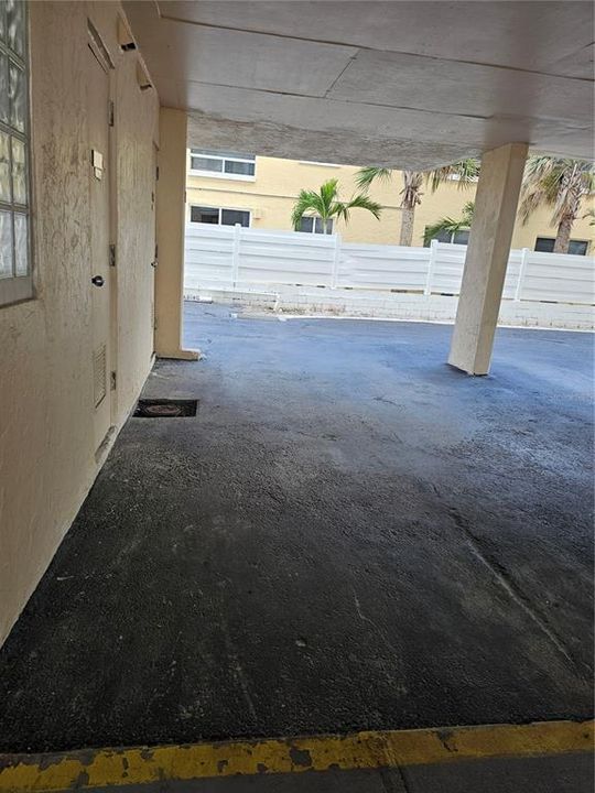 出租: $6,000 (2 贝兹, 2 浴室, 867 平方英尺)