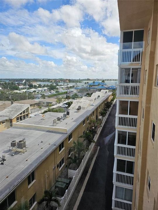 出租: $6,000 (2 贝兹, 2 浴室, 867 平方英尺)