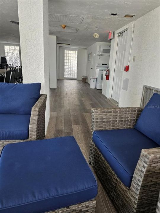 出租: $6,000 (2 贝兹, 2 浴室, 867 平方英尺)