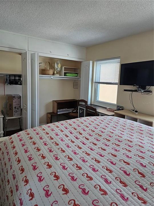 出租: $6,000 (2 贝兹, 2 浴室, 867 平方英尺)