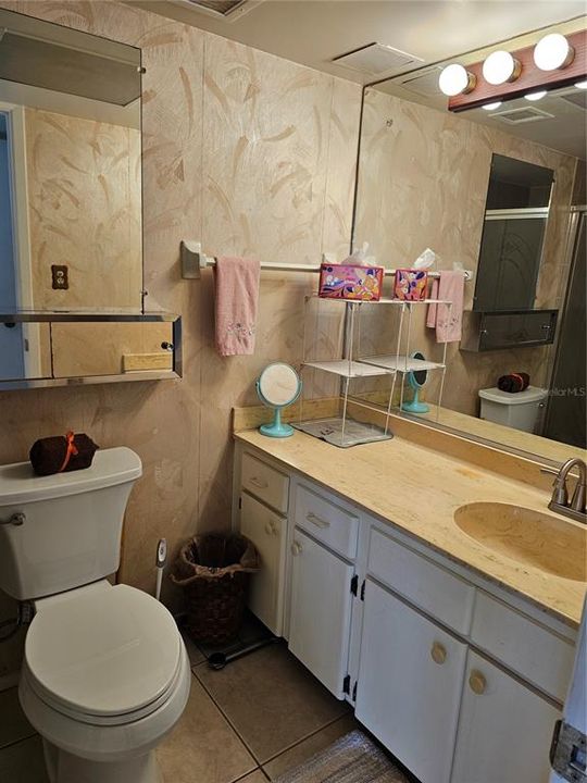 出租: $6,000 (2 贝兹, 2 浴室, 867 平方英尺)