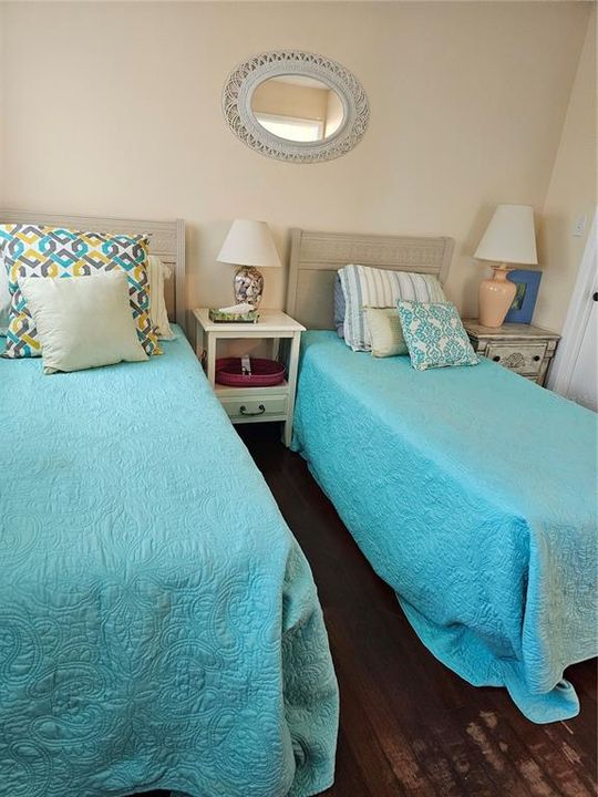 出租: $6,000 (2 贝兹, 2 浴室, 867 平方英尺)