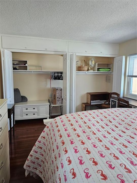 出租: $6,000 (2 贝兹, 2 浴室, 867 平方英尺)