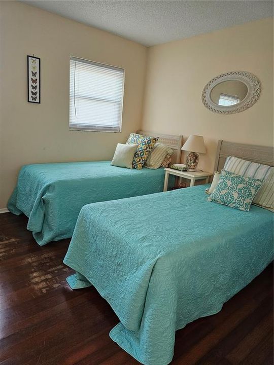 出租: $6,000 (2 贝兹, 2 浴室, 867 平方英尺)