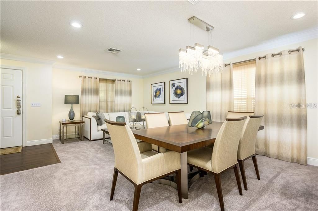 出租: $2,700 (4 贝兹, 2 浴室, 2476 平方英尺)