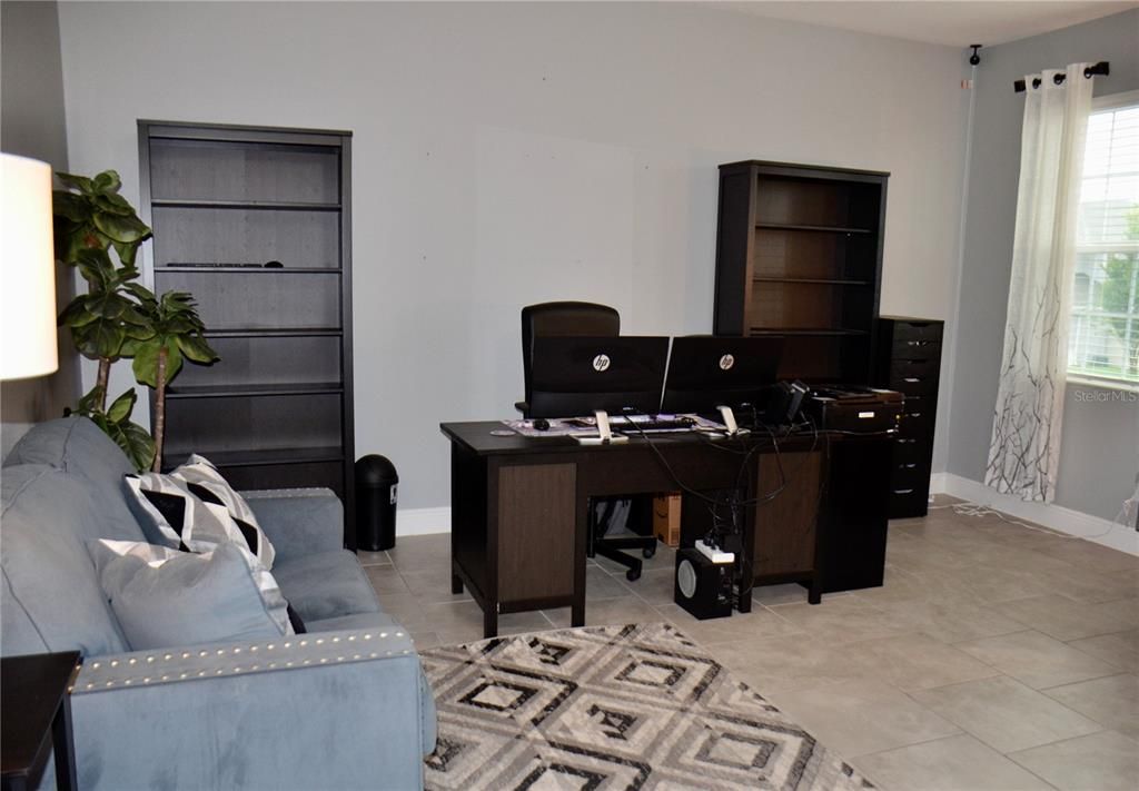 На продажу: $562,990 (4 спален, 2 ванн, 2586 Квадратных фут)