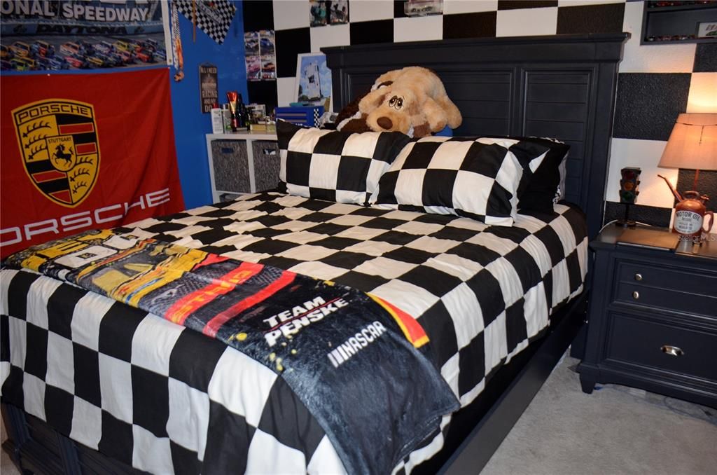 На продажу: $562,990 (4 спален, 2 ванн, 2586 Квадратных фут)