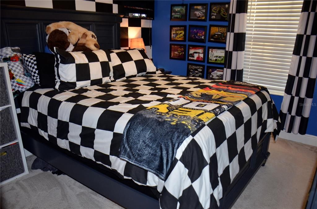 На продажу: $562,990 (4 спален, 2 ванн, 2586 Квадратных фут)