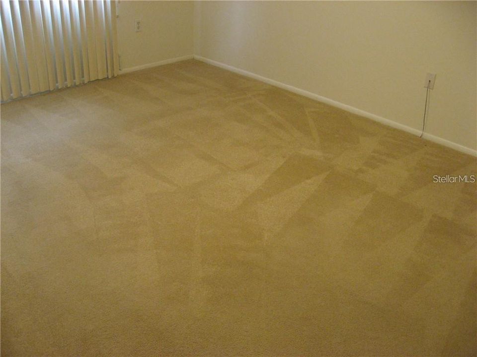 合同活跃: $1,700 (2 贝兹, 2 浴室, 1068 平方英尺)