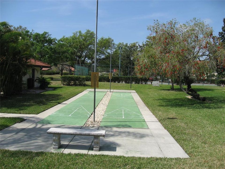 合同活跃: $1,700 (2 贝兹, 2 浴室, 1068 平方英尺)