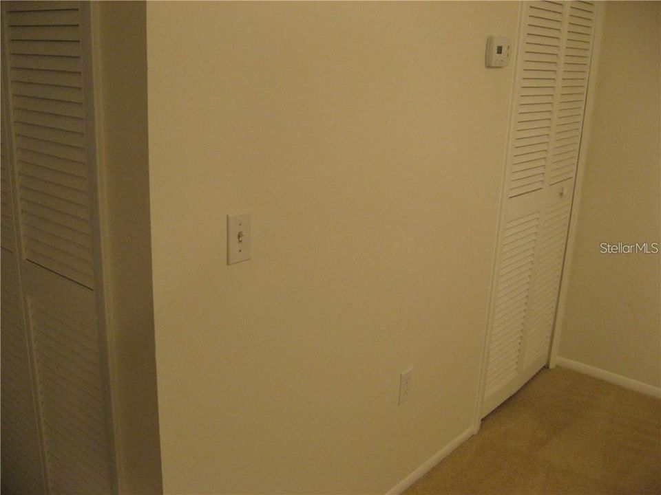 合同活跃: $1,700 (2 贝兹, 2 浴室, 1068 平方英尺)