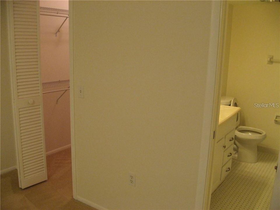 合同活跃: $1,700 (2 贝兹, 2 浴室, 1068 平方英尺)