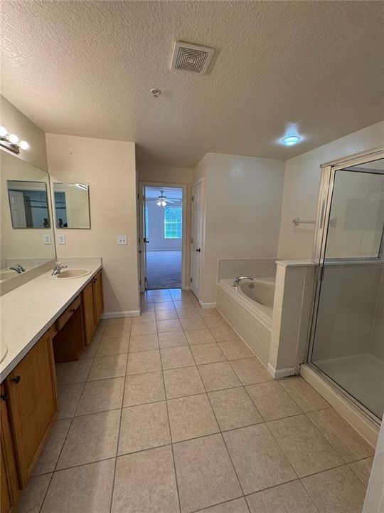 For Rent: $2,295 (3 beds, 2 baths, 2074 Square Feet)