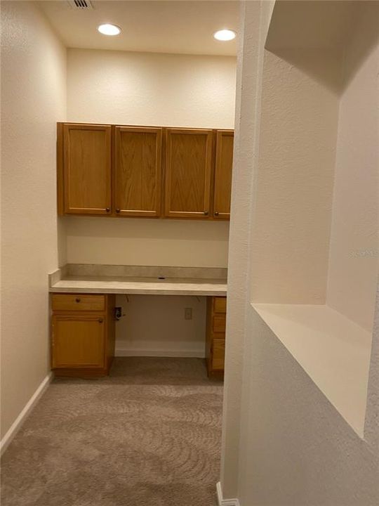 For Rent: $2,295 (3 beds, 2 baths, 2074 Square Feet)