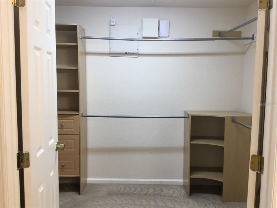 For Rent: $2,295 (3 beds, 2 baths, 2074 Square Feet)