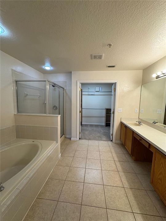 For Rent: $2,295 (3 beds, 2 baths, 2074 Square Feet)