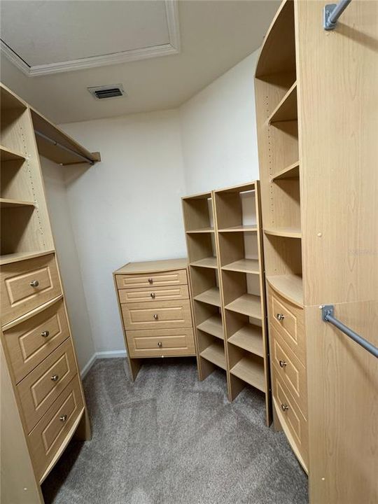 For Rent: $2,295 (3 beds, 2 baths, 2074 Square Feet)