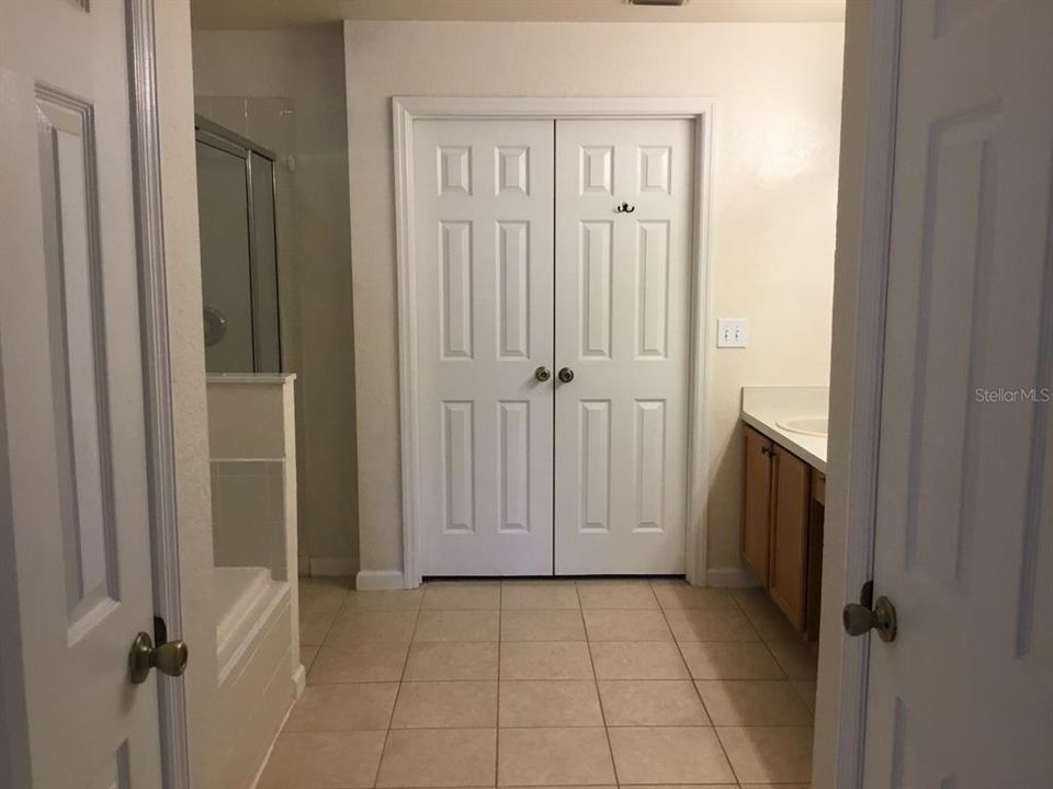 For Rent: $2,295 (3 beds, 2 baths, 2074 Square Feet)