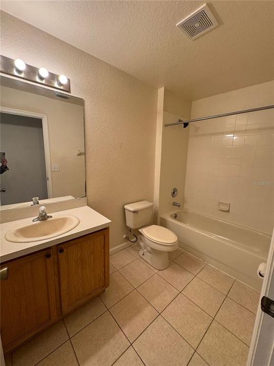 For Rent: $2,295 (3 beds, 2 baths, 2074 Square Feet)