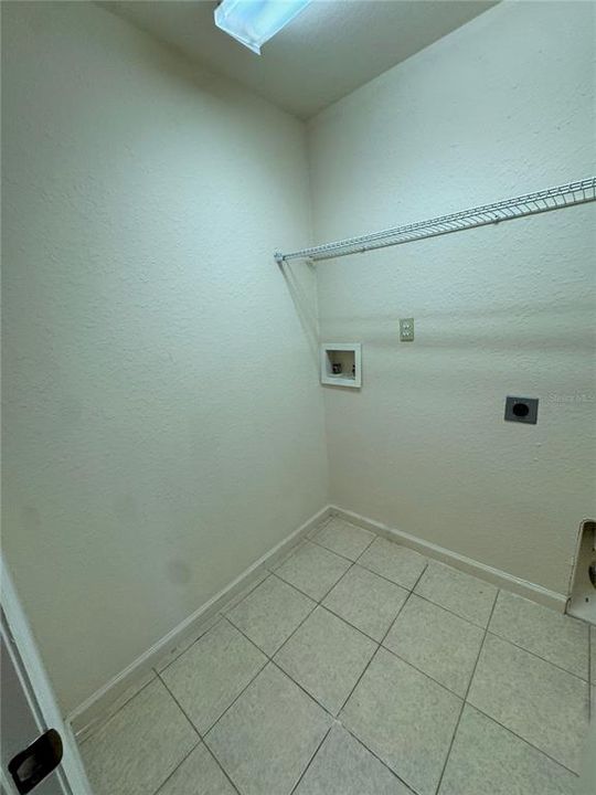 For Rent: $2,295 (3 beds, 2 baths, 2074 Square Feet)