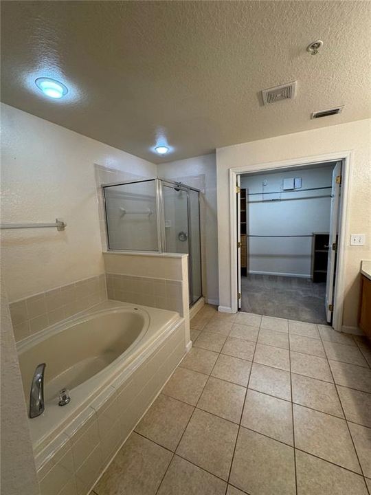 For Rent: $2,295 (3 beds, 2 baths, 2074 Square Feet)