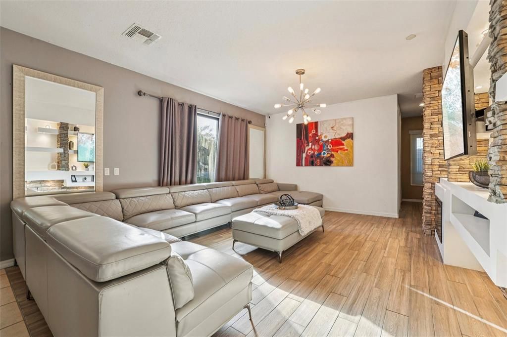 For Sale: $549,000 (5 beds, 4 baths, 3342 Square Feet)