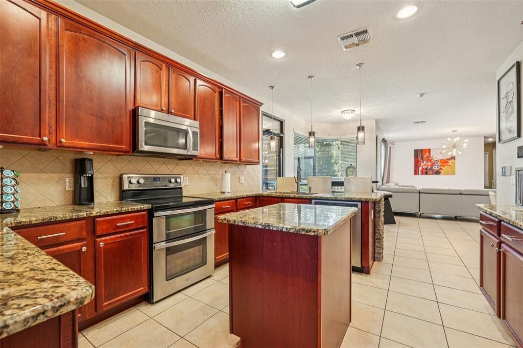 For Sale: $549,000 (5 beds, 4 baths, 3342 Square Feet)