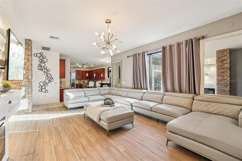 For Sale: $549,000 (5 beds, 4 baths, 3342 Square Feet)