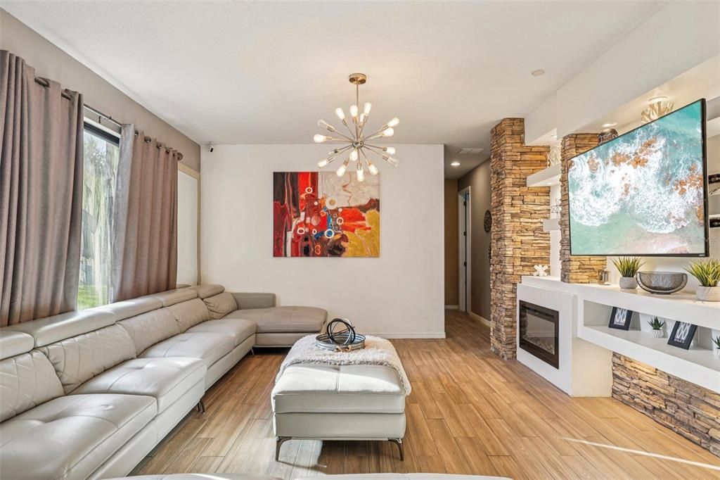 For Sale: $549,000 (5 beds, 4 baths, 3342 Square Feet)