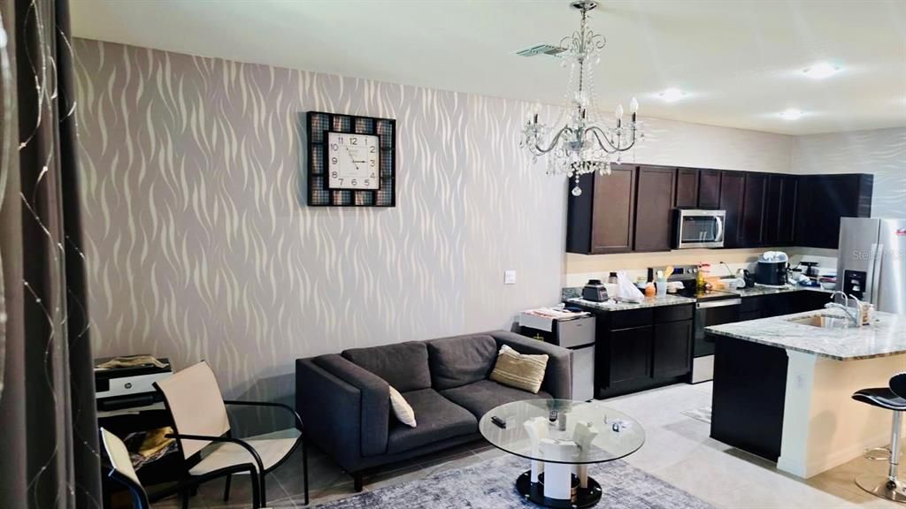 Active With Contract: $340,000 (3 beds, 2 baths, 1673 Square Feet)