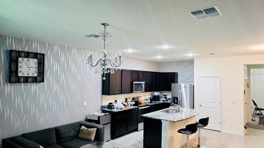 Active With Contract: $340,000 (3 beds, 2 baths, 1673 Square Feet)