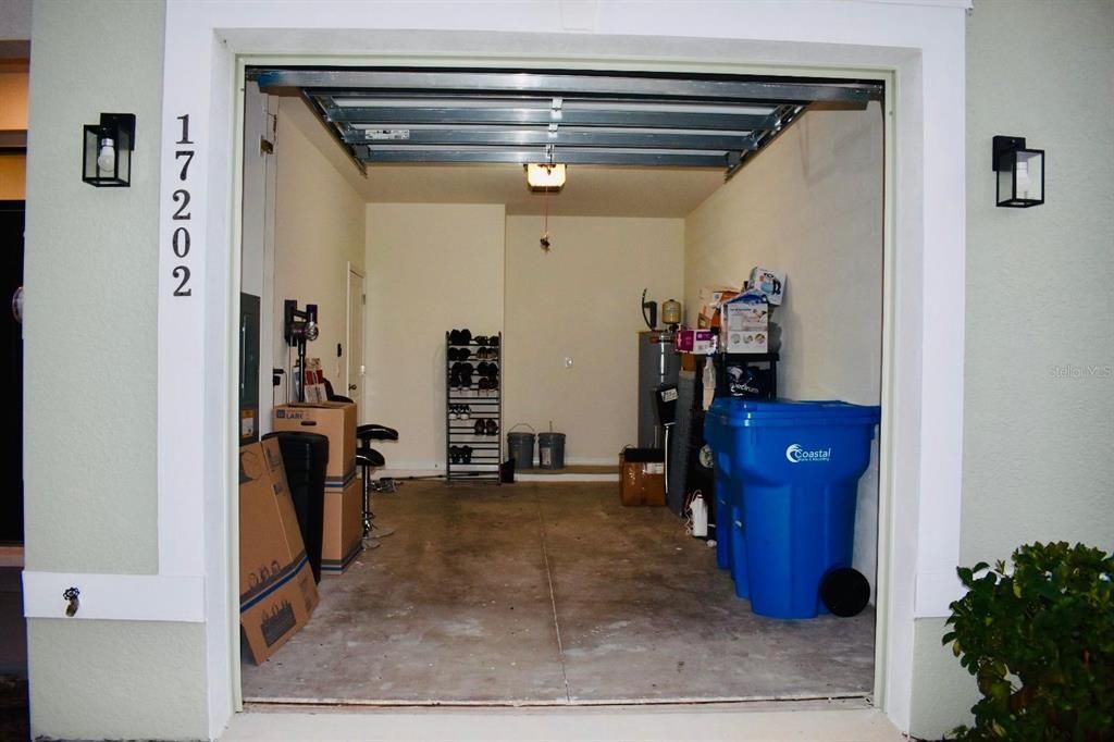 Active With Contract: $340,000 (3 beds, 2 baths, 1673 Square Feet)