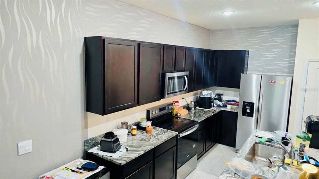 Active With Contract: $340,000 (3 beds, 2 baths, 1673 Square Feet)