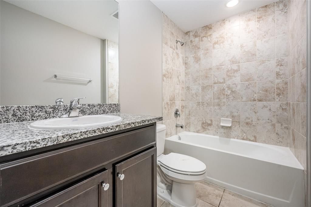 待售: $294,900 (4 贝兹, 2 浴室, 1833 平方英尺)